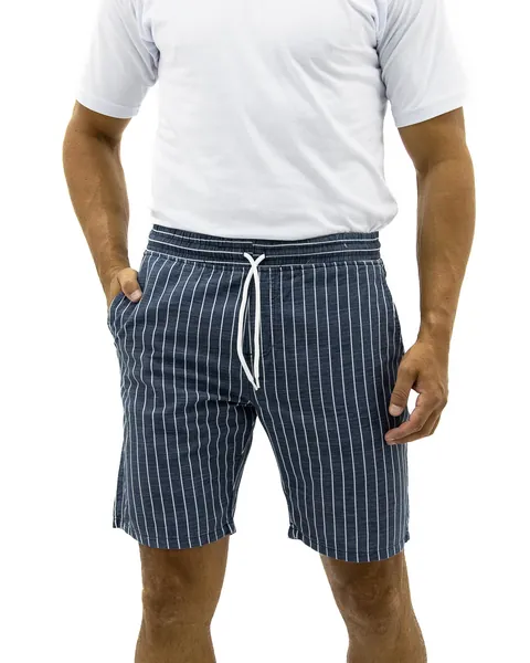 Bermuda masculina de sarja azul com listras finas, elástico e cordão